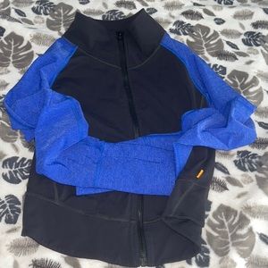 Lucy Cropped Full Zip Size Small